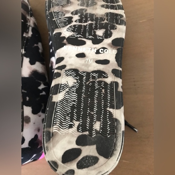 Kenneth Cole New York Kam Eo Animal Print Sneaker - size 7 - Picture 13 of 13